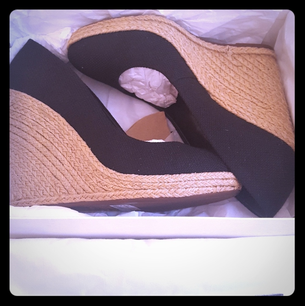 Brand New in Box Size 8 Schutz Wedge Espadrille